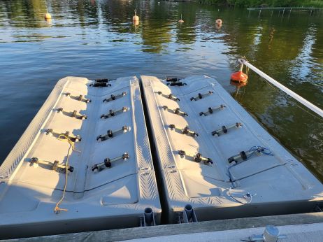 Drive-on jetski-platform met kade-connectorkit
